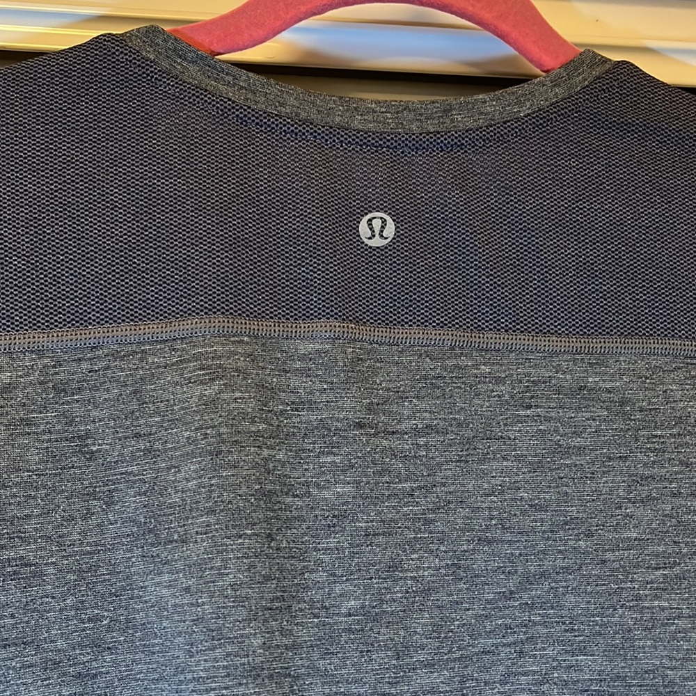 Mens lululemon short sleeve workout shirt